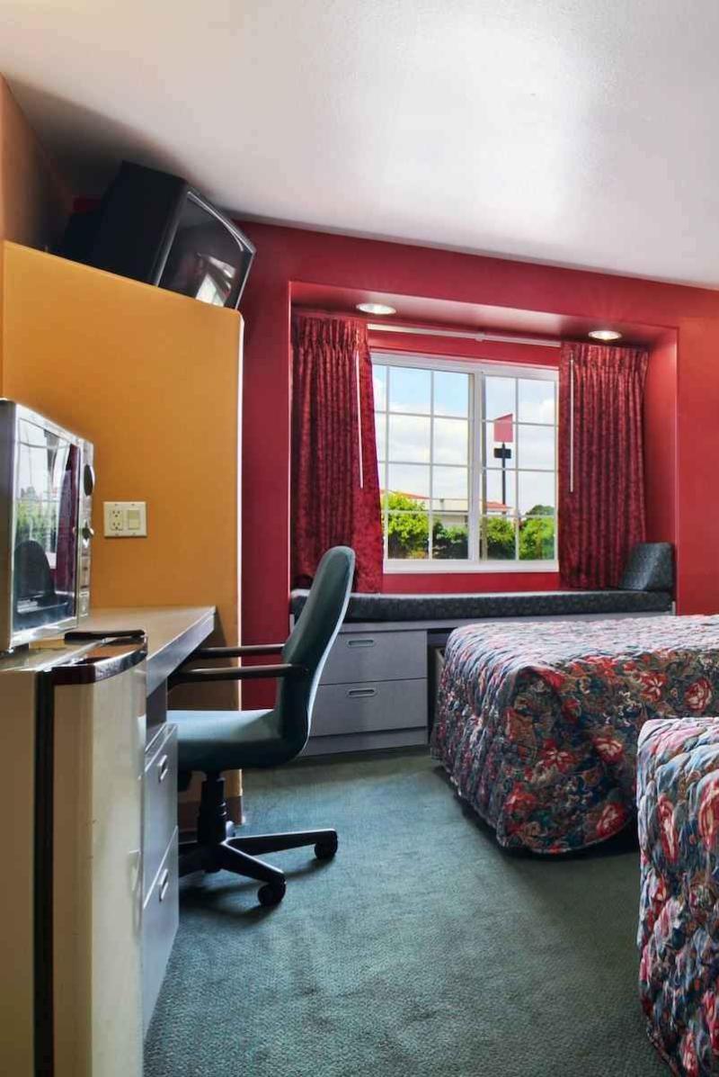 Microtel Inn And Suites Clarksville Kültér fotó